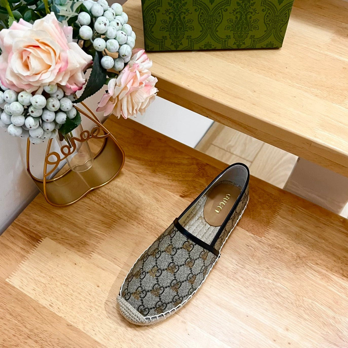 GG  Supreme Flat Shoes Brown Caro