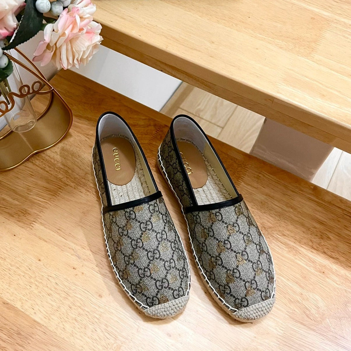 GG  Supreme Flat Shoes Brown Caro