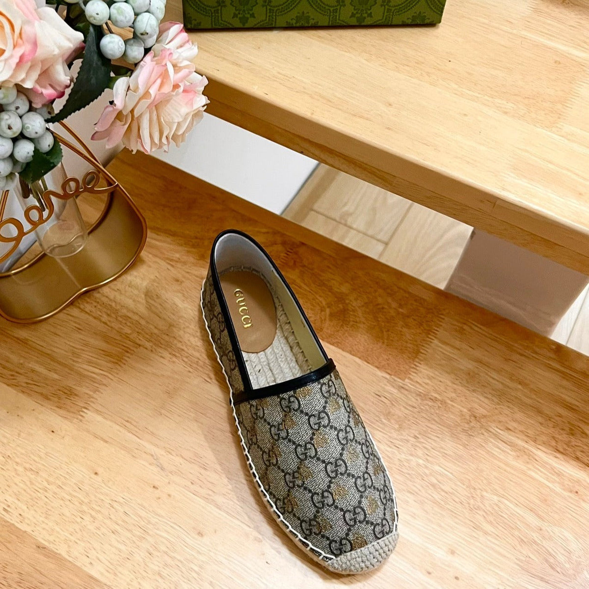 GG  Supreme Flat Shoes Brown Caro