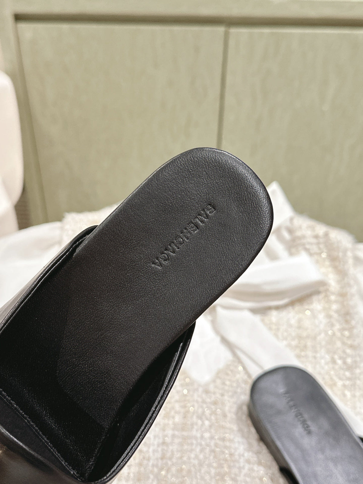 BLACK SHINY LAMBSKIN SQUARE TOE FLAT MULES GOLD BUCKLE