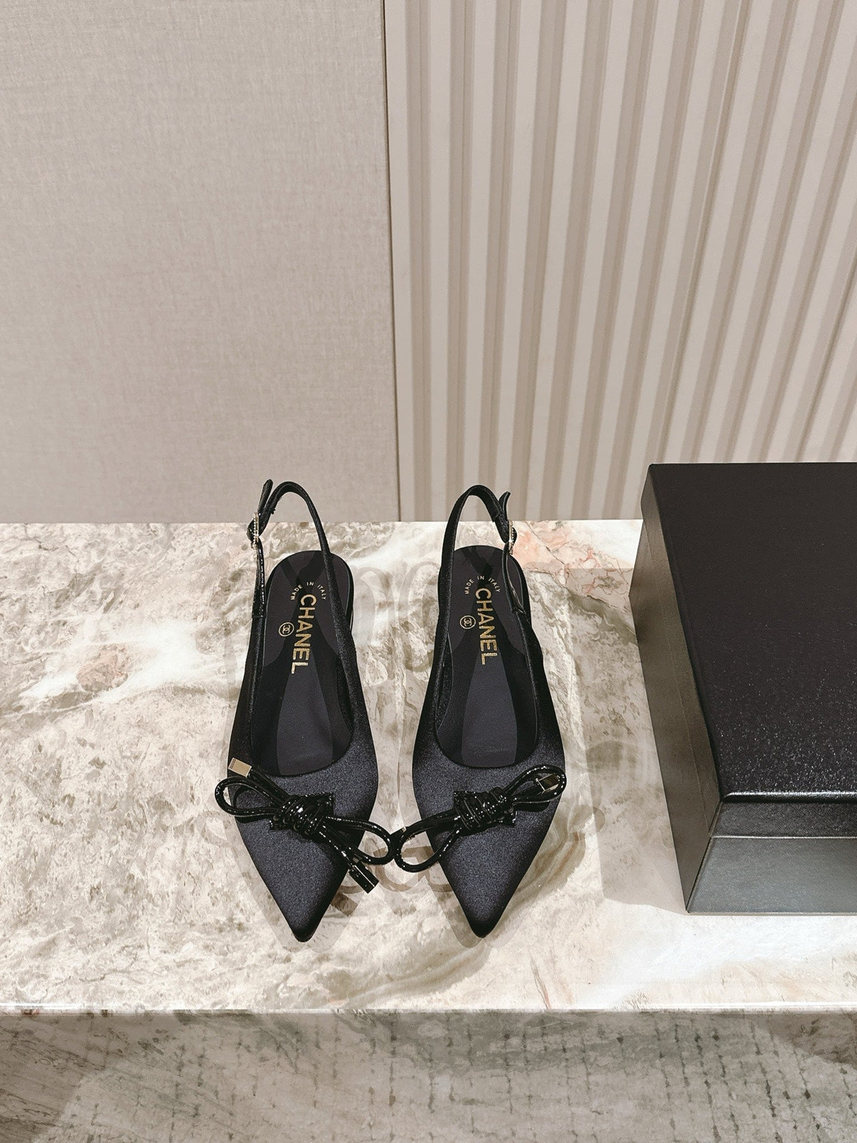 CC 25ss Bow Tie Slingbacks 20mm Black Satin & Patent Leather 447411