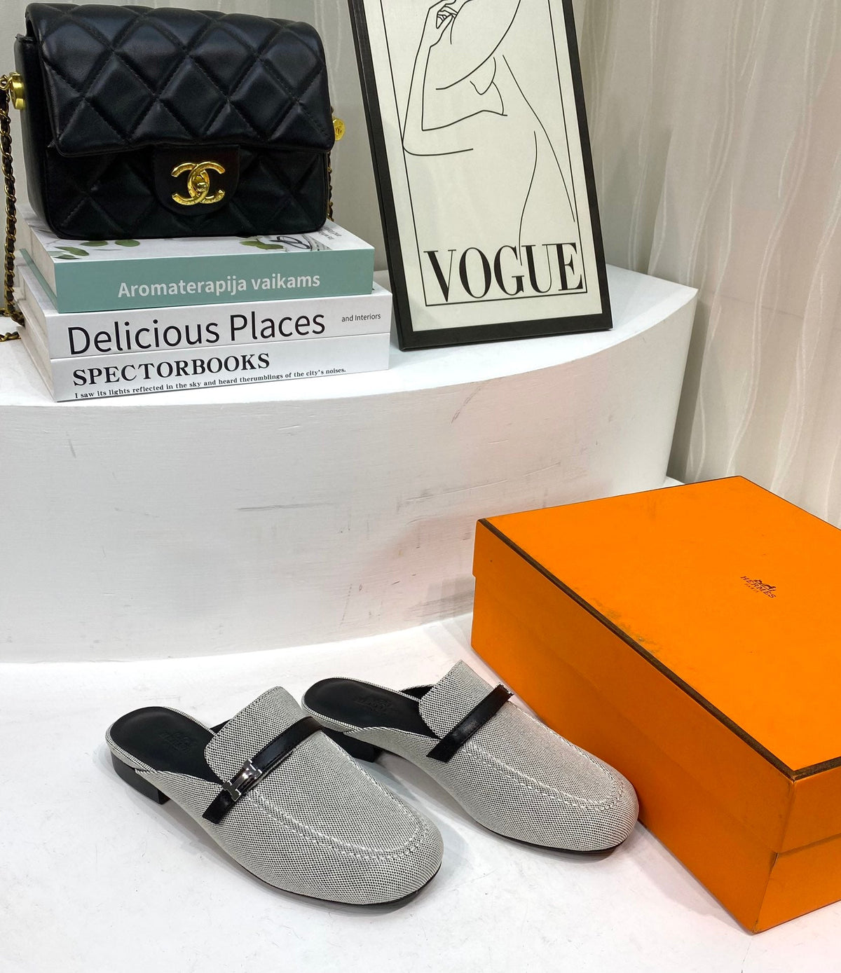 IENA MULE  GRAY CANVAS AND BLACK CALFSKIN