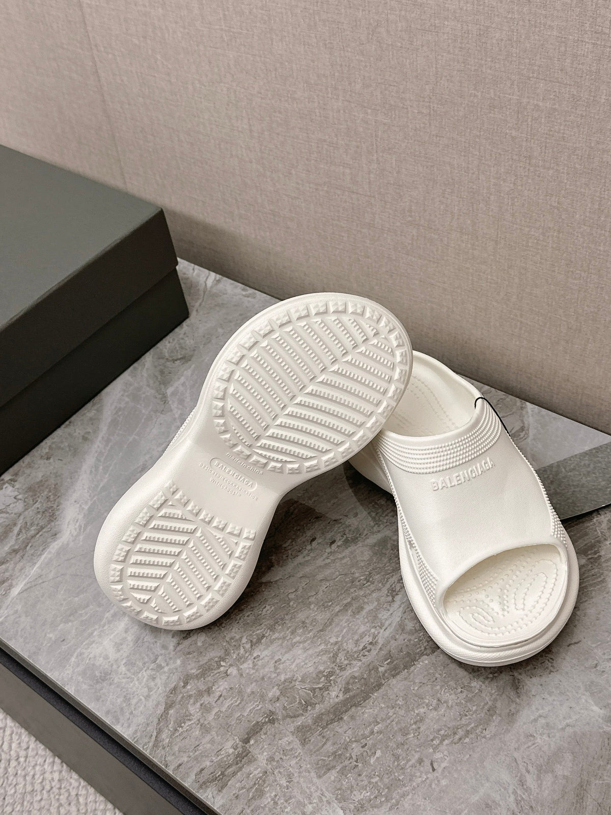 POOL CROCS SLIDE SANDAL IN WHITE RUBBER