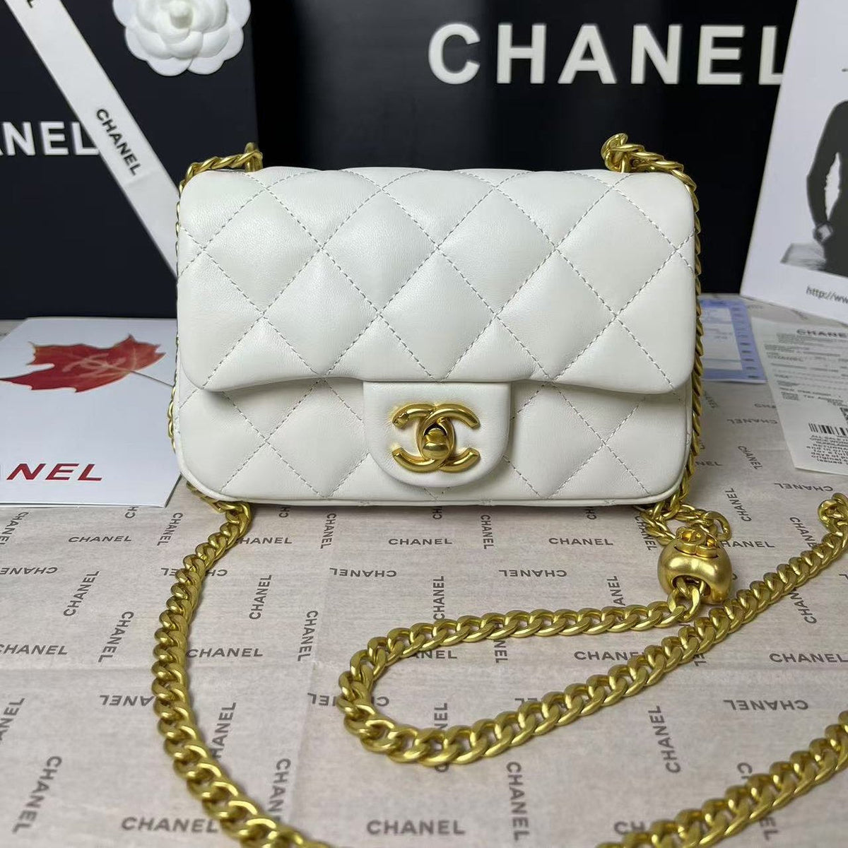 25C Mini Flap 19cm White Lambskin Gold Heart Hardware
