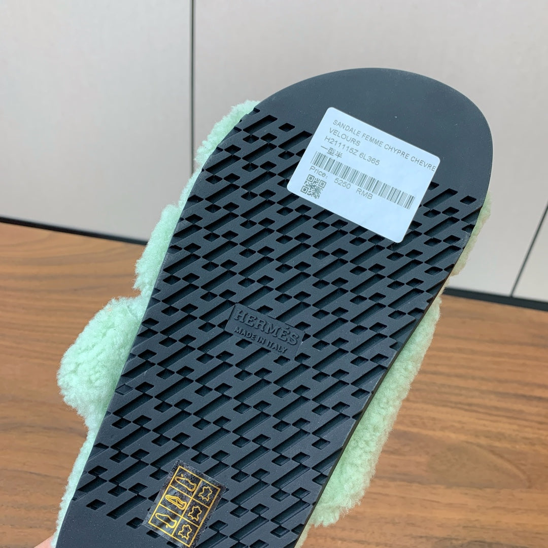 HM Chypre Sandal In Light Turquoise Lamb Wool 984178