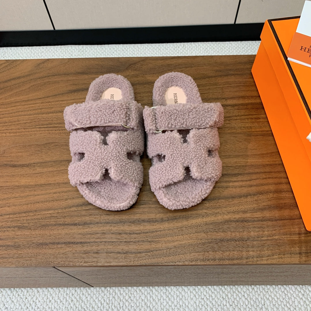 HM Chypre Sandal In Light Purple Lamb Wool 984180