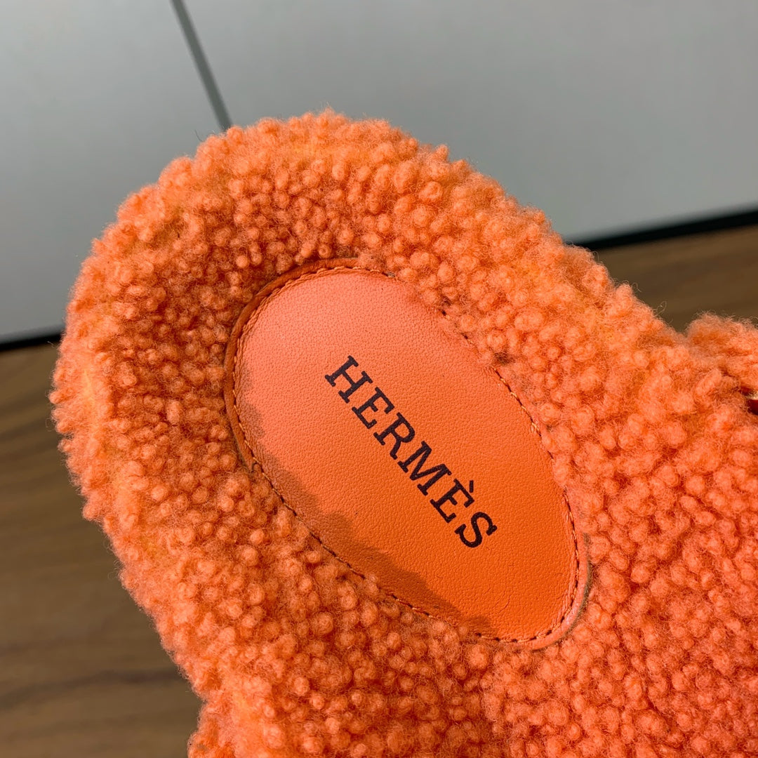 HM Chypre Sandal In Orange Lamb Wool 984182