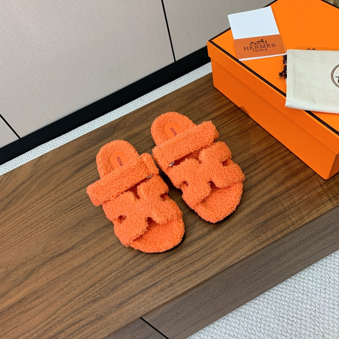 HM Chypre Sandal In Orange Lamb Wool 984182