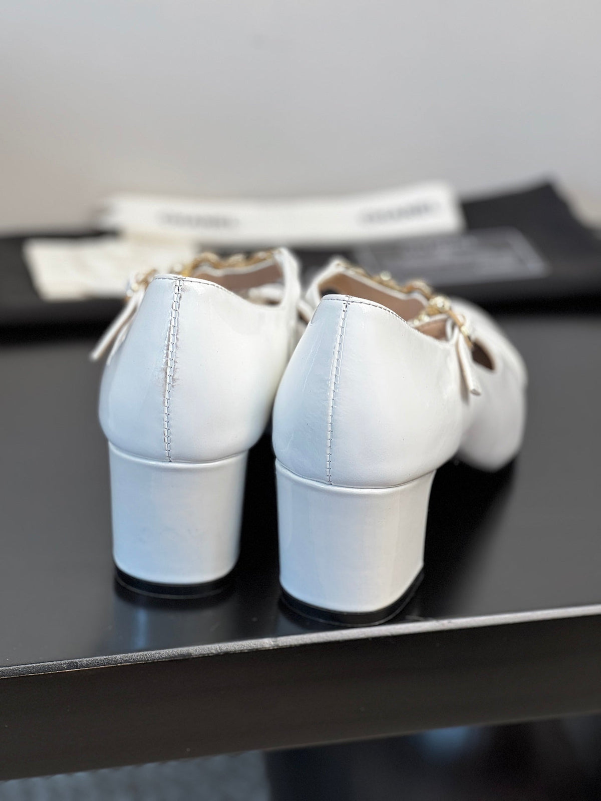 CC 25 Marry Jane White Glossy Lambskin 329764