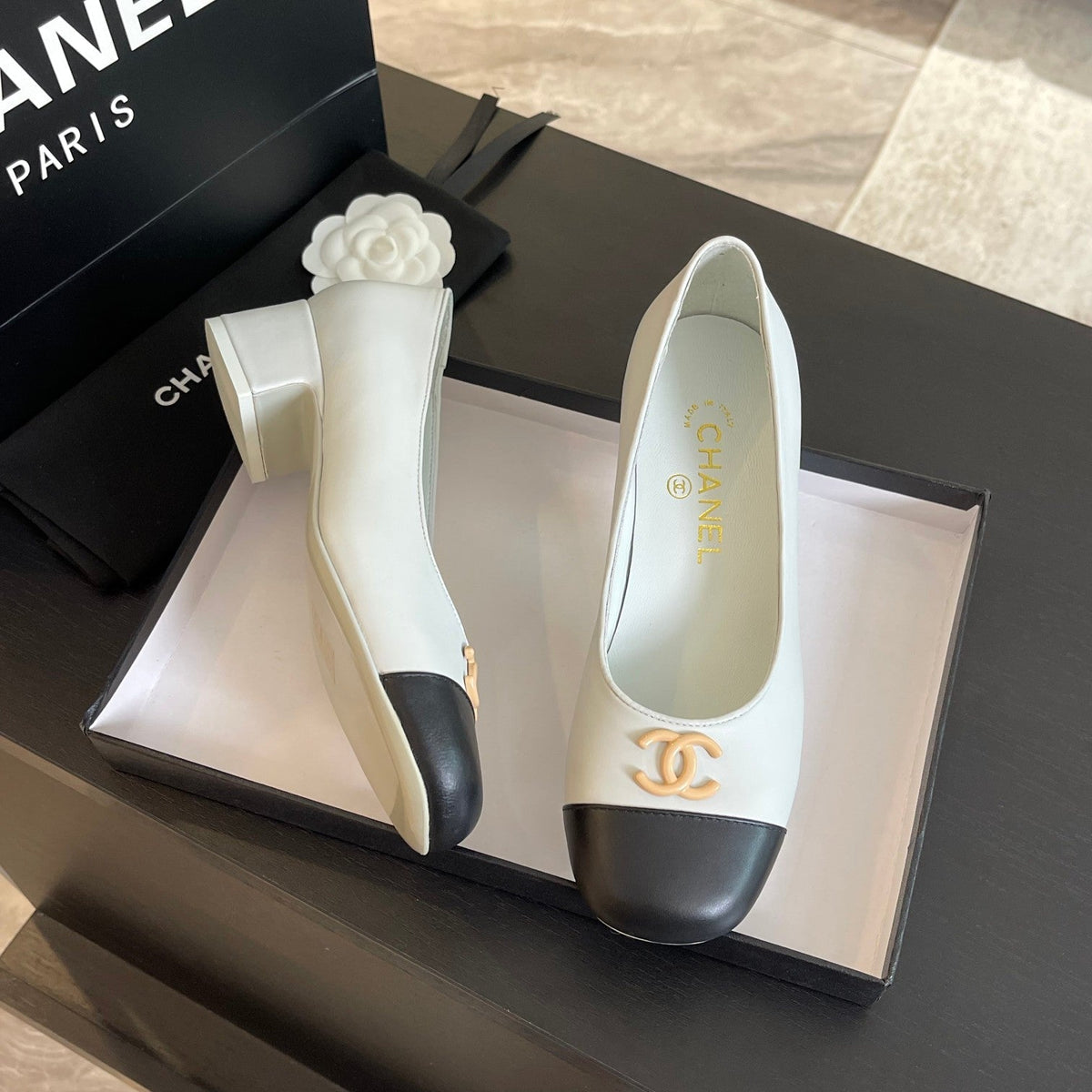 cc pump 50 white black calfskin