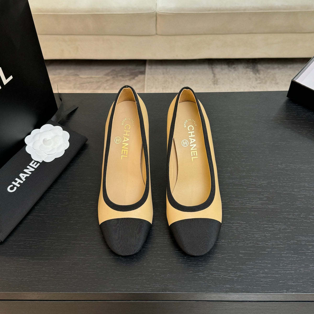 CC 25S Pump 85mm Beige Calfskin Black Grosgrain