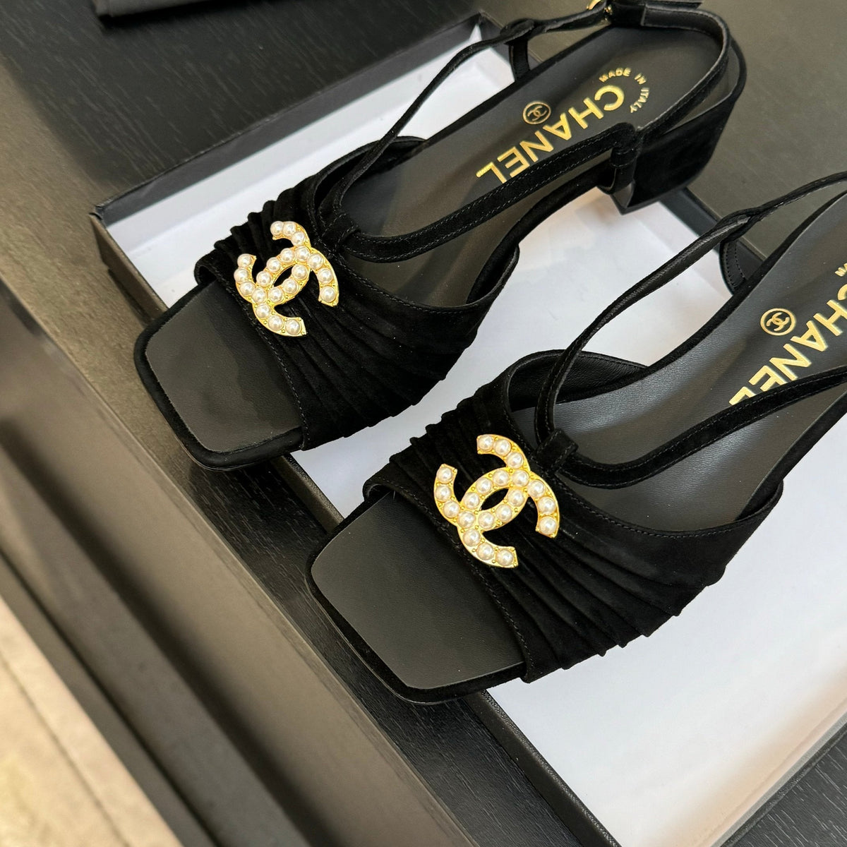 CC 25S Sandal Heel 50mm Black Suede Kidskin Pearl Logo