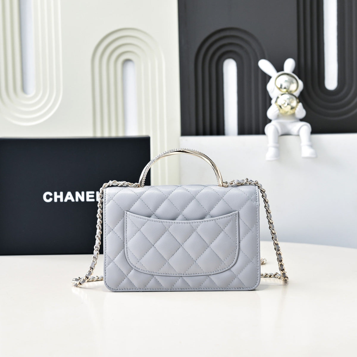 CC 24K Woc Top Handle 19cm Light Grey Lambskin Light Gold Hardware