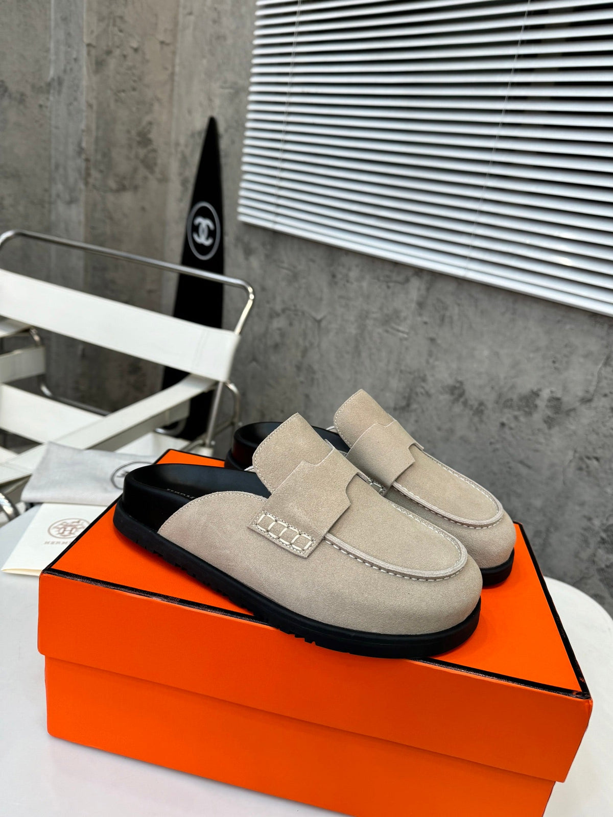 HM 26H Go Mule Taupe Suede 799301
