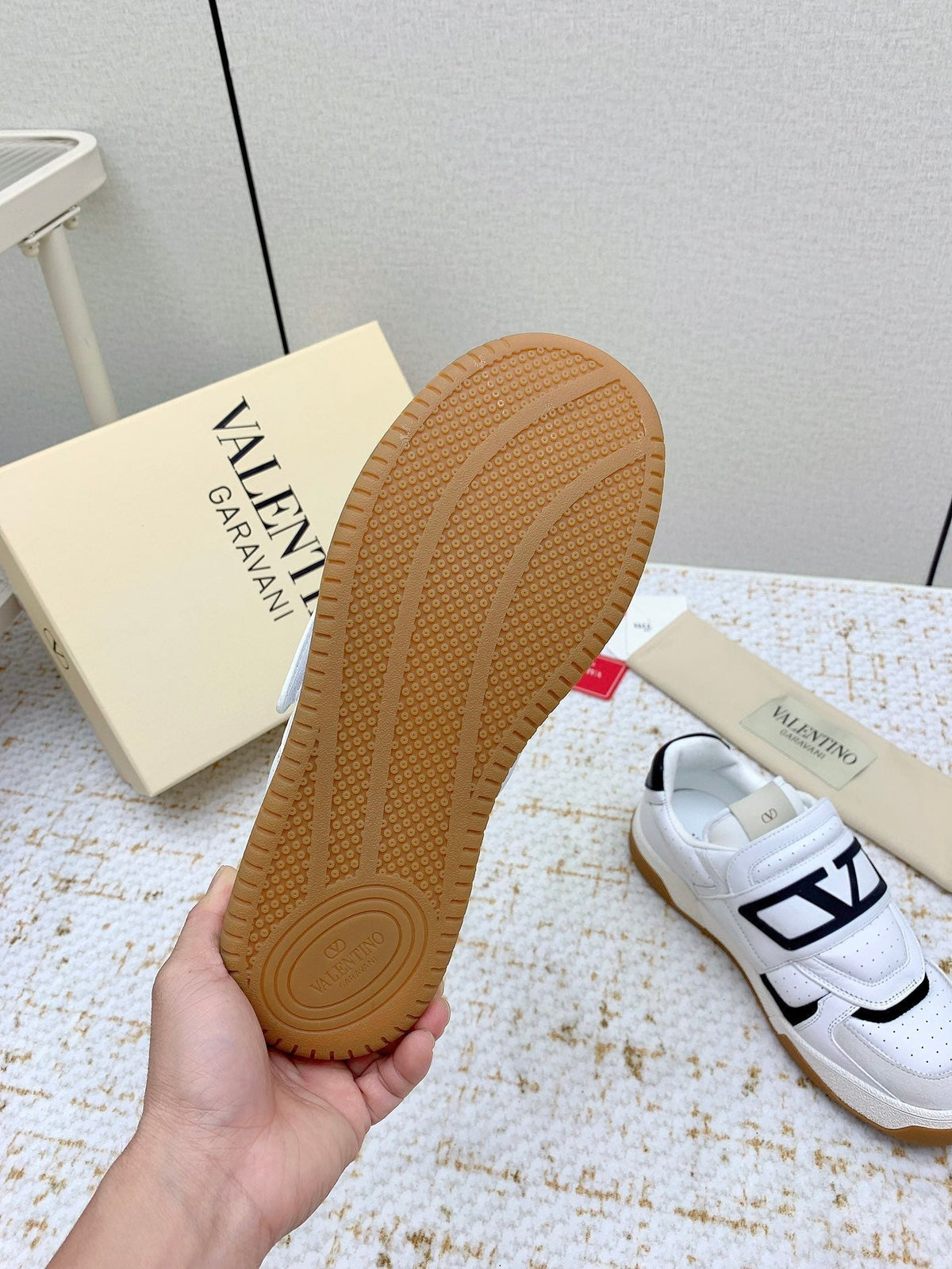 VT 25 Joy Play Low Top Sneaker White Black Cowhide 331681