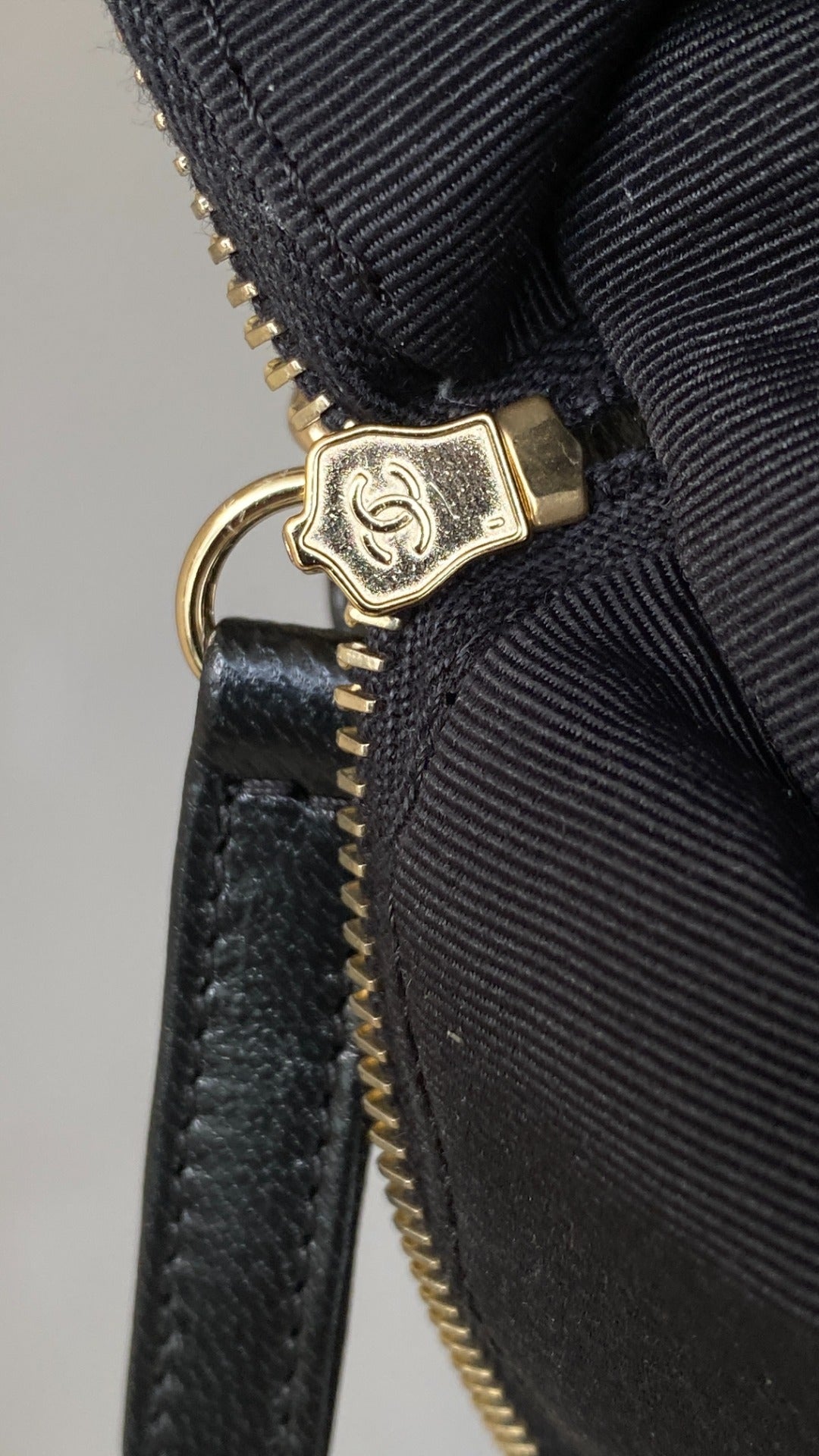 CC 2025 Multi-Pockets Camera Case Bag Black Calfskin
