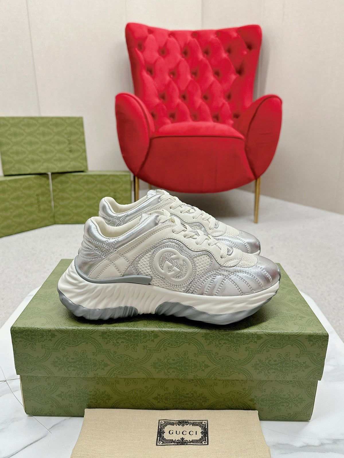 GG RIPPLE TRAINER LIGHT SILVER LAMBSKIN