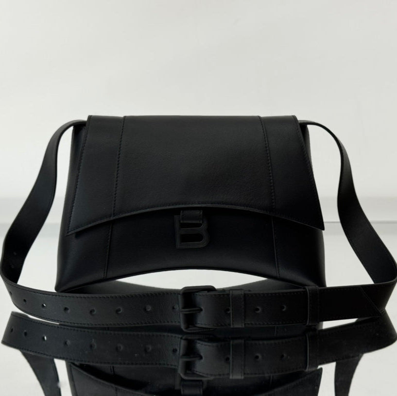 DOWNTOWN S CROSSBODY BAG 30 IN BLACK SOFT LAMBSKIN