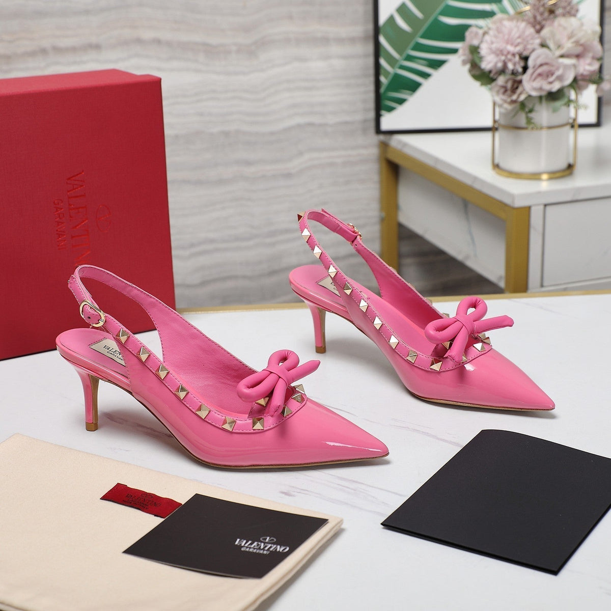 ROCKSTUD BOW SLINGBACK FUSCA PINK PATENT LEATHER PUMP 60MM