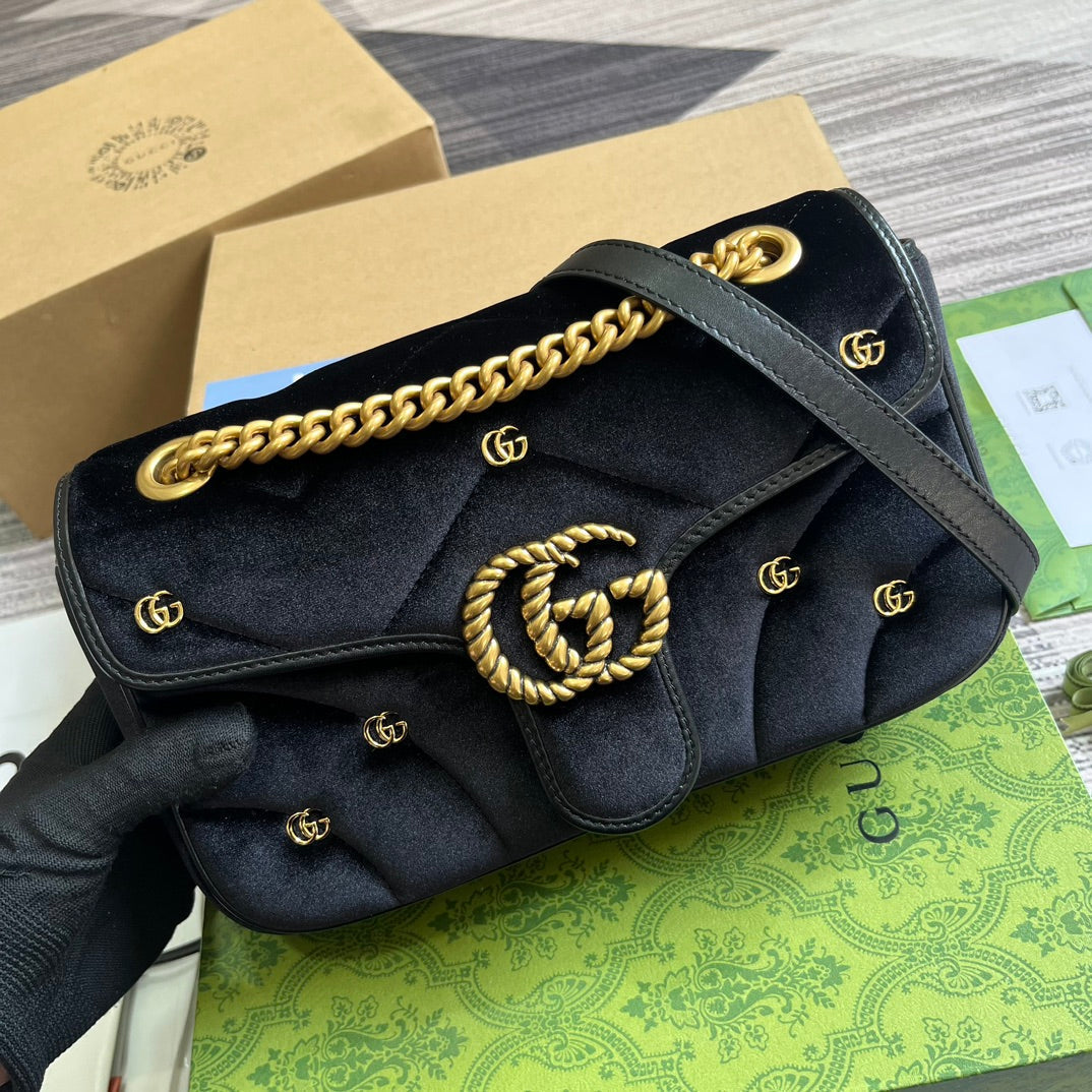 GG MARMONT MEDIUM 26 BAG IN BLACK VELVET