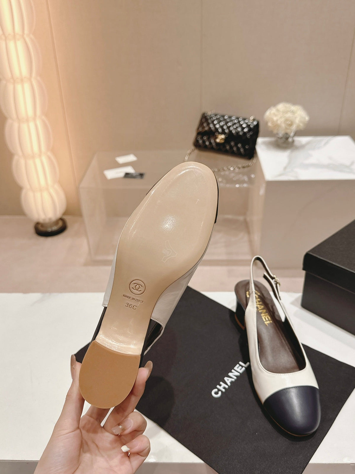 CC 24P SLINGBACKS 45MM WHITE BLACK LAMBSKIN