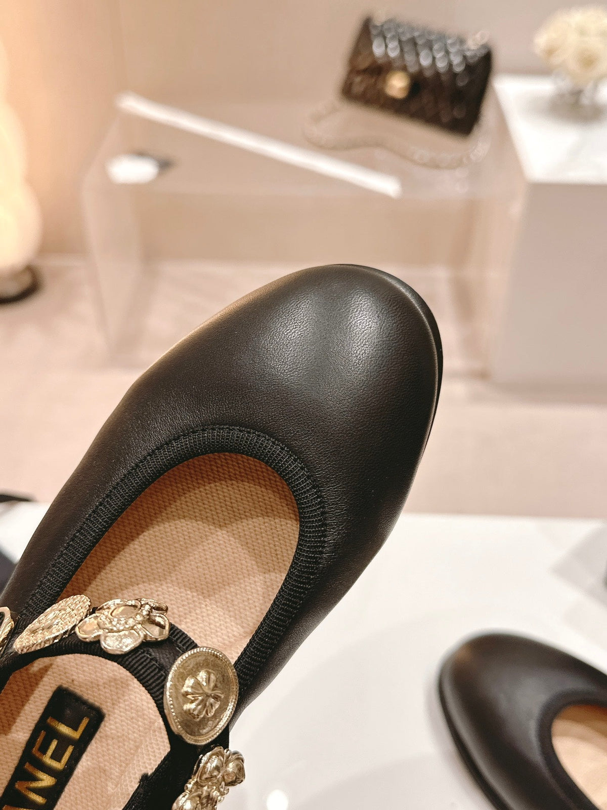 CC MARY JANES BLACK CALFSKIN LIGHT GOLD METALIC