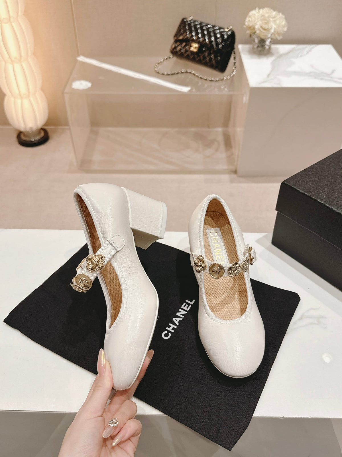 MARY JANE SHOES WHITE LAMBSKIN