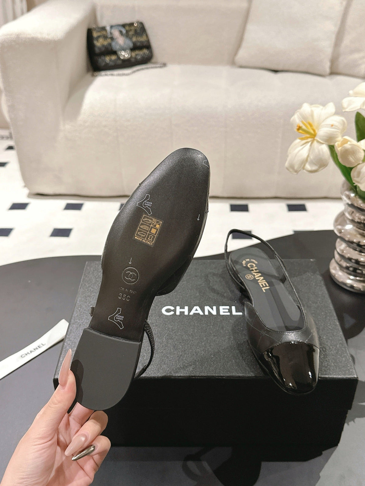 cc 25c slingback flat 15mm cross line pattern black lambskin 237492