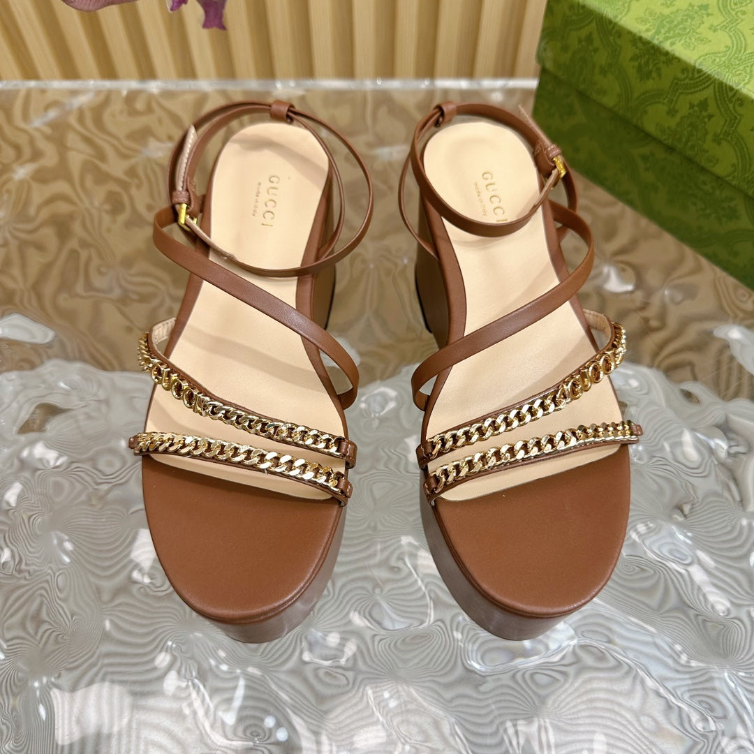 GG PLATFORM SANDAL CARAMEL CALFSKIN WITH CHAINS