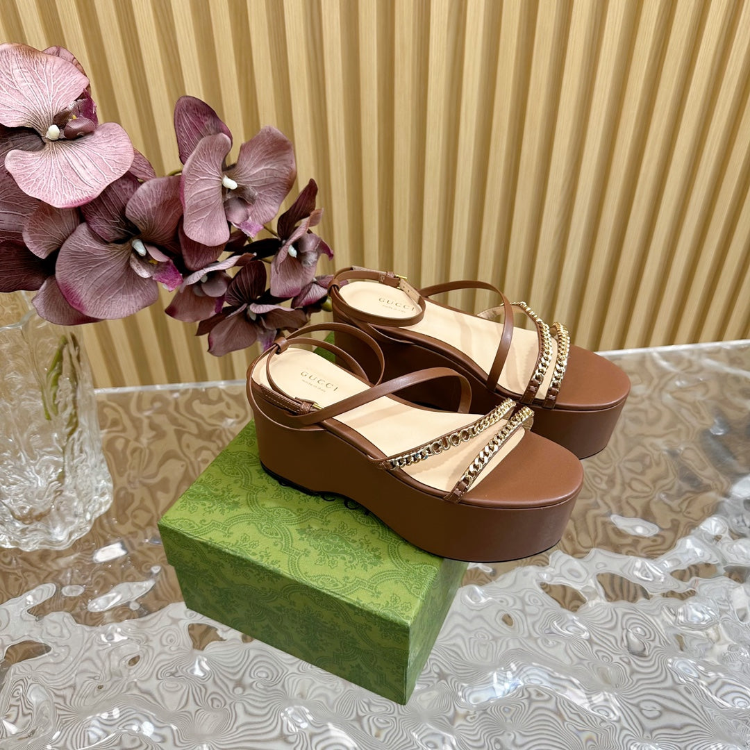 GG PLATFORM SANDAL CARAMEL CALFSKIN WITH CHAINS
