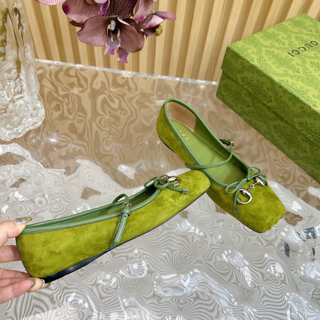 BALLET FLAT IN OLIVE GREEN SUEDE WITH