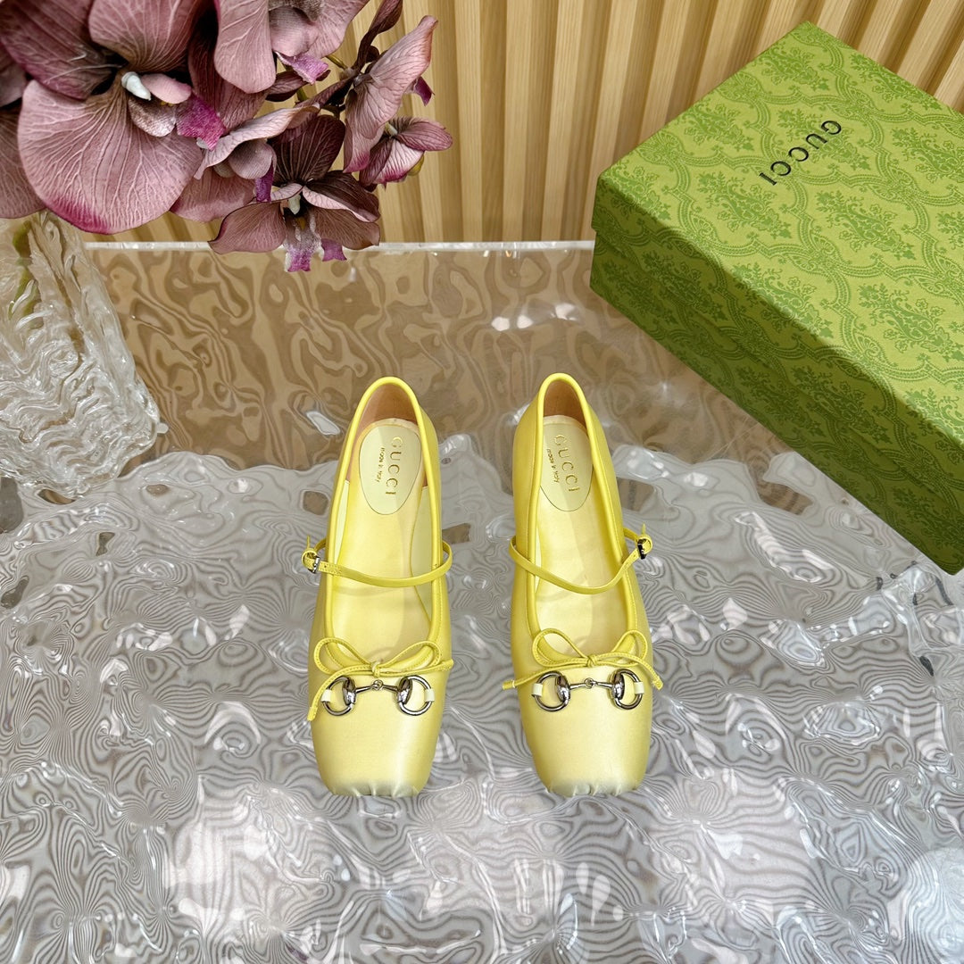 BALLET FLAT IN LIGHT YELLOW SILK