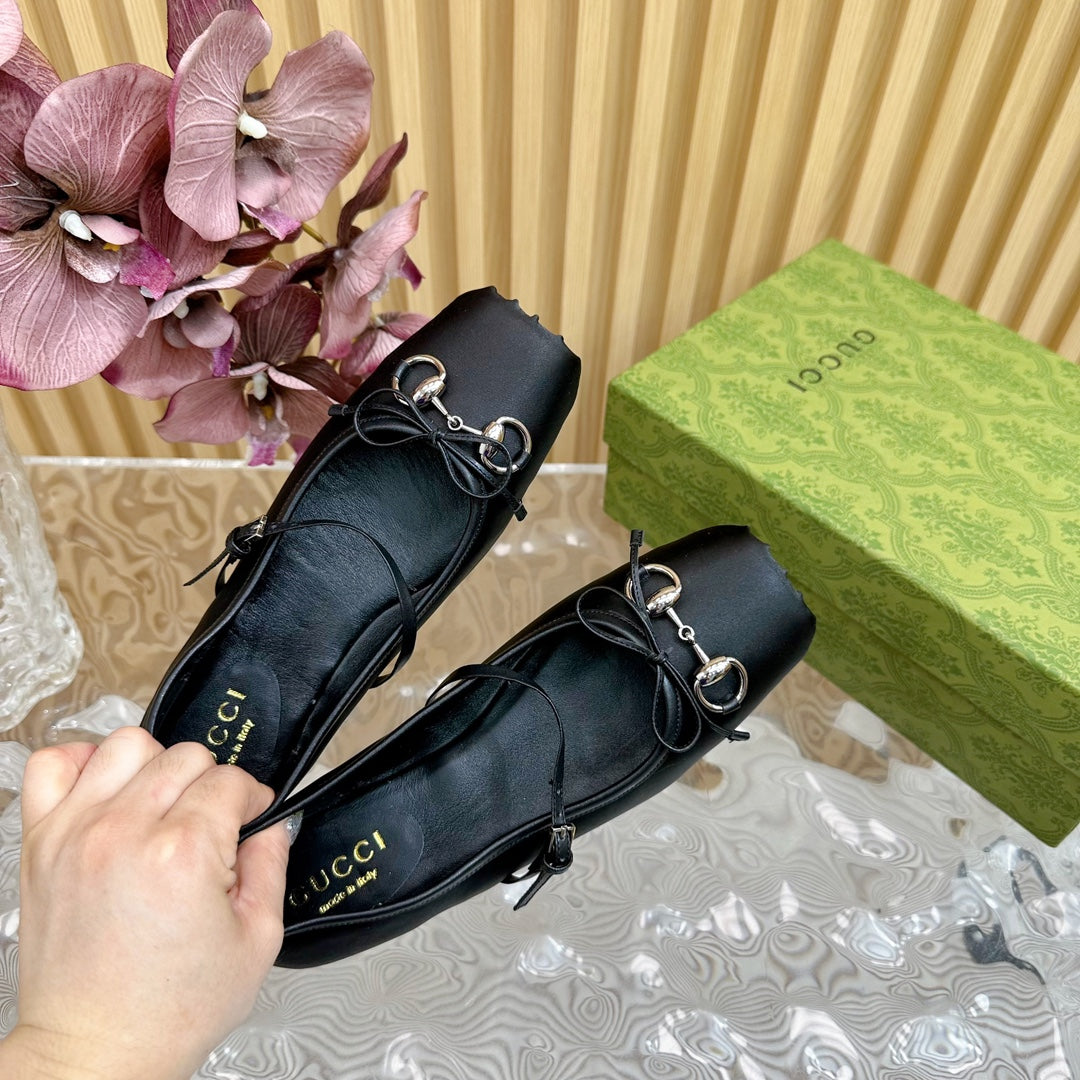 BALLET FLAT IN BLACK SILK