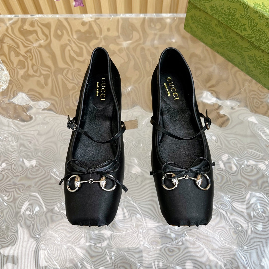 BALLET FLAT IN BLACK SILK