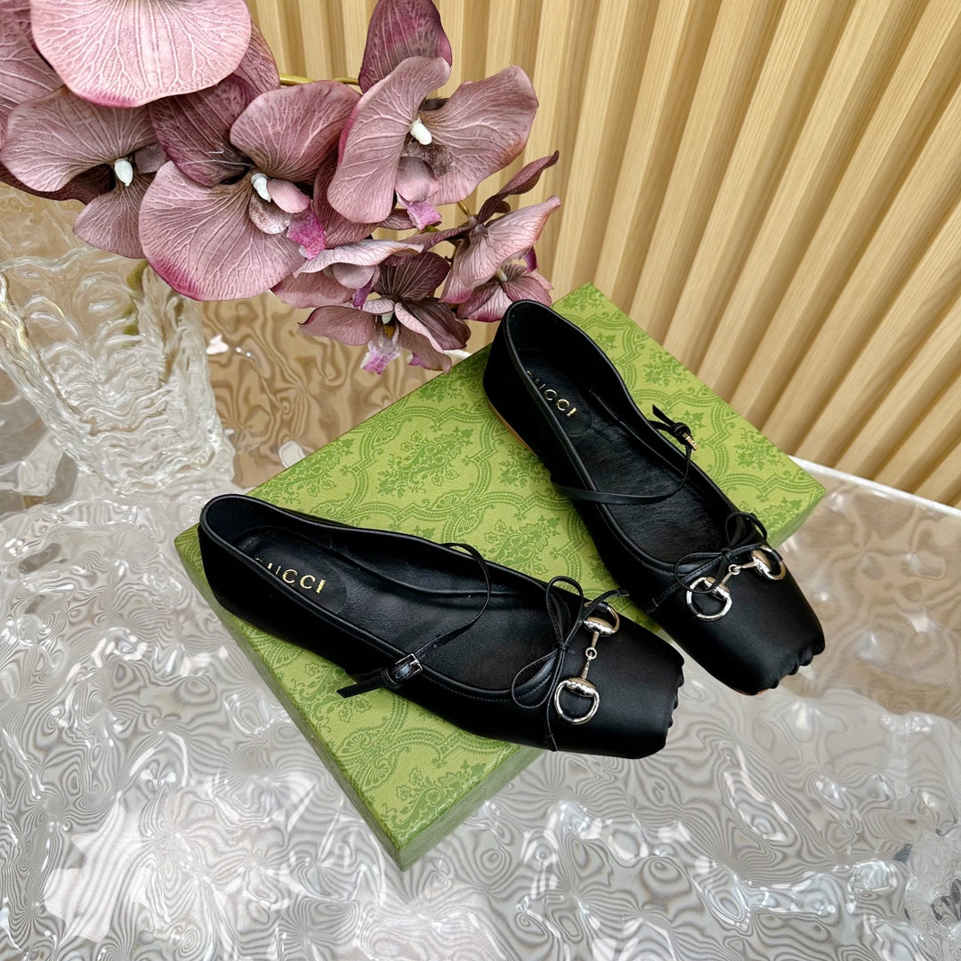BALLET FLAT IN BLACK SILK