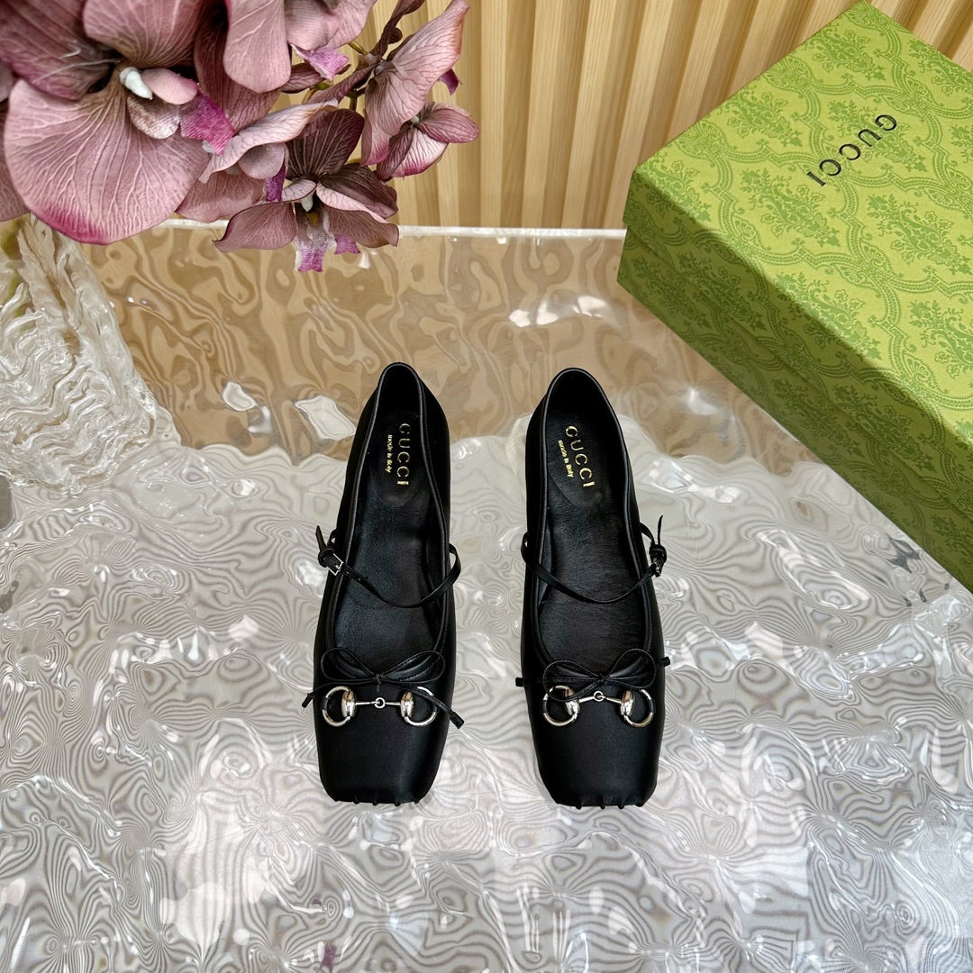 BALLET FLAT IN BLACK SILK