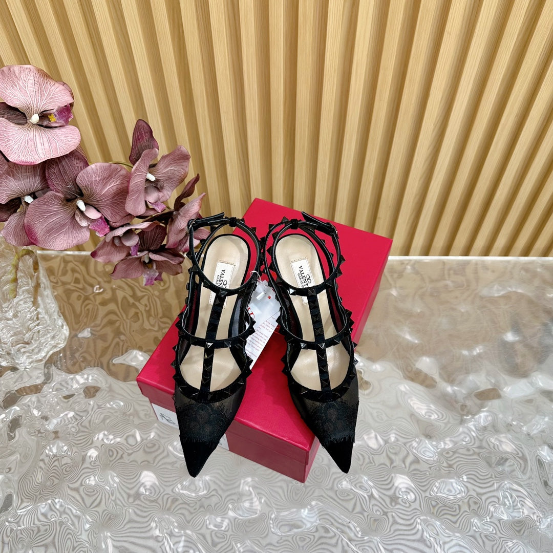 Rockstud Metallic Ankle Strap Pump 95mm Black Lambskin And Lace Fabric 102091