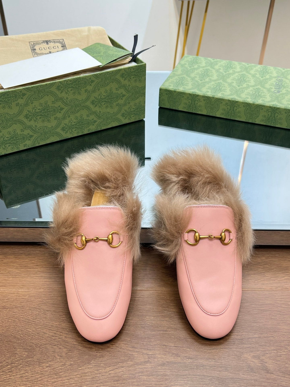 HORSEBIT MULE IN LIGHT PINK CALFSKIN AND LAMB WOOL LINING