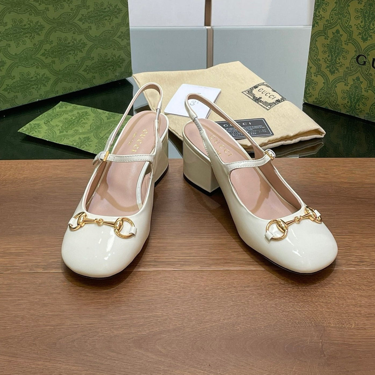 GG HORSEBIT PUMP WHITE LAMBSKIN