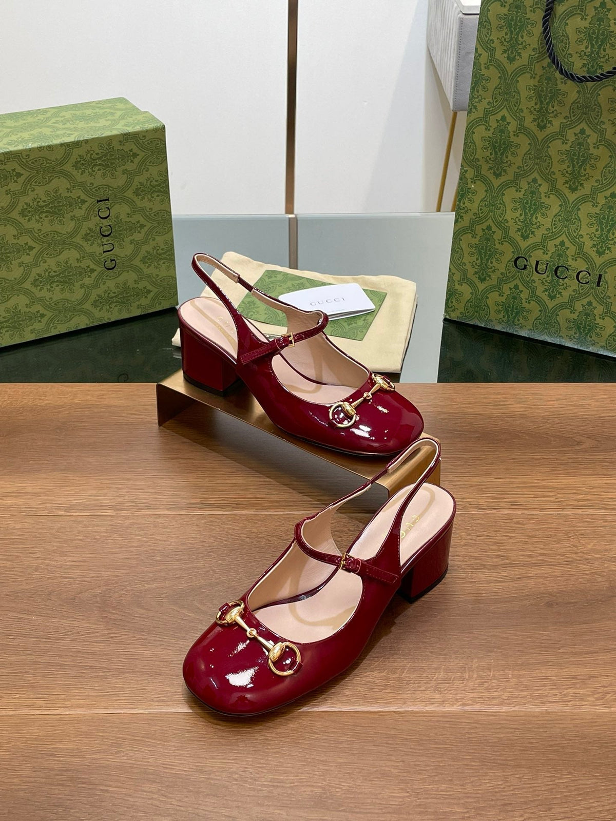 GG HORSEBIT PUMP SCARLET LAMBSKIN