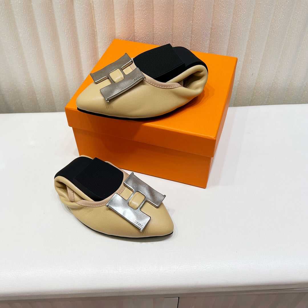 H-BUCKLE BALLLET FLAT BEIGE CALFSKIN