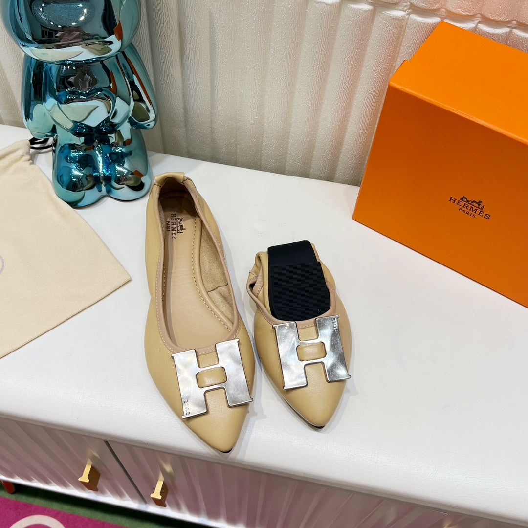 H-BUCKLE BALLLET FLAT BEIGE CALFSKIN