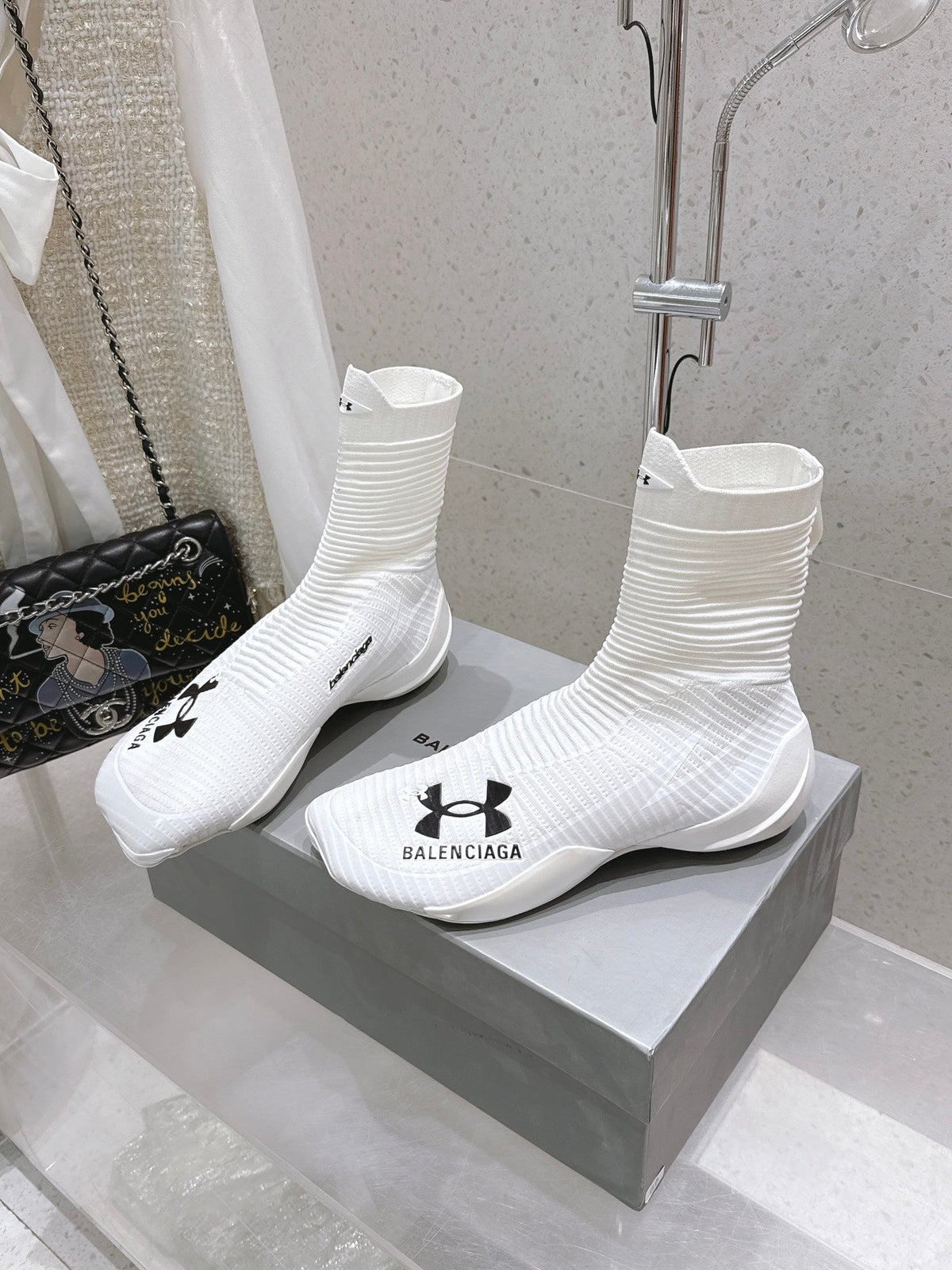 UNDER ARMOUR HYPER SNEAKER IN WHITE MIX BLACK KNITTED FABRIC