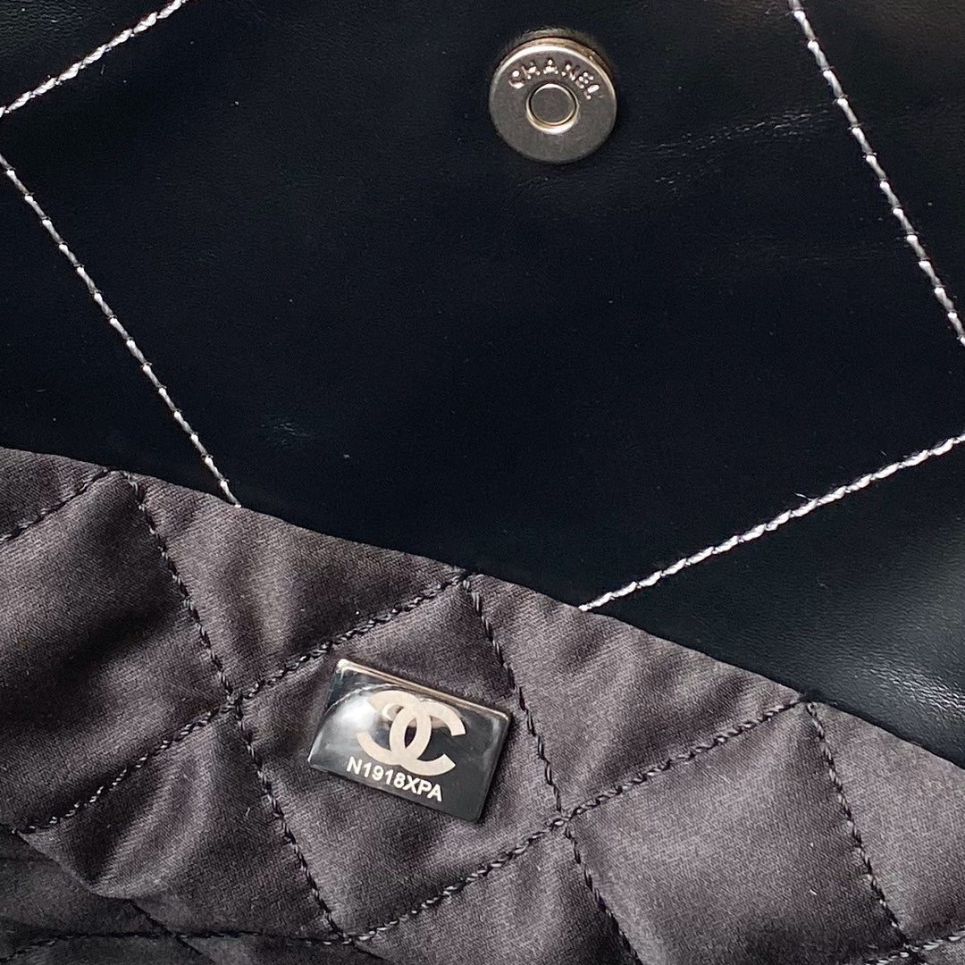 cc 22 hobo 35cm black and silver lambskin silver hardware