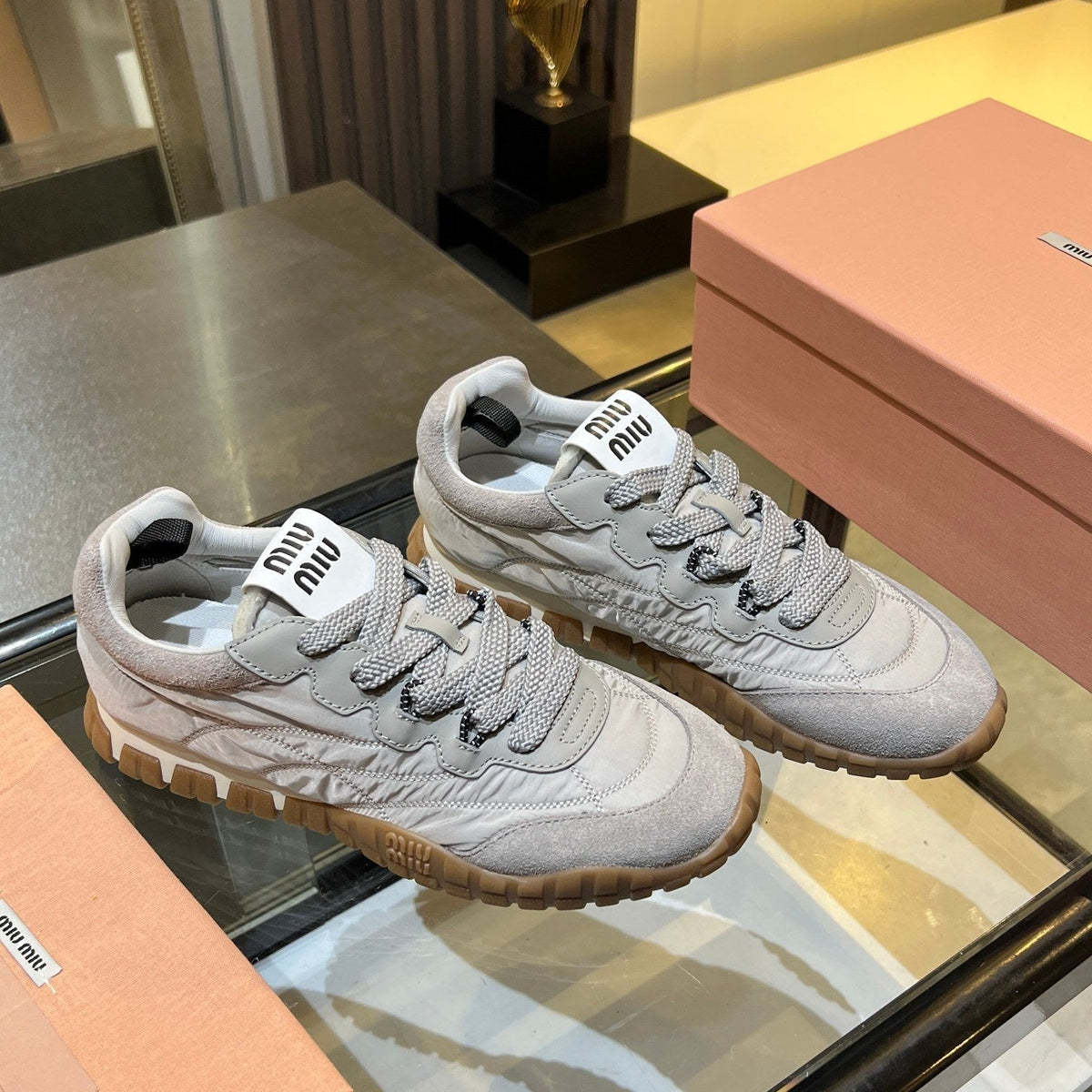 MIU 26ss Sneaker Gray Fabric Suede 625652