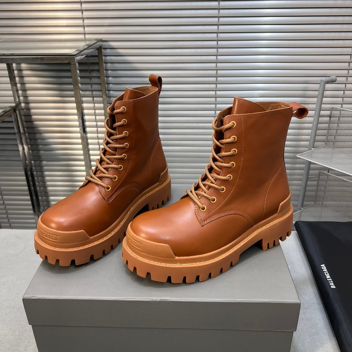 CHUNKY BOOTS IN TAN SMOOTH CALFSKIN