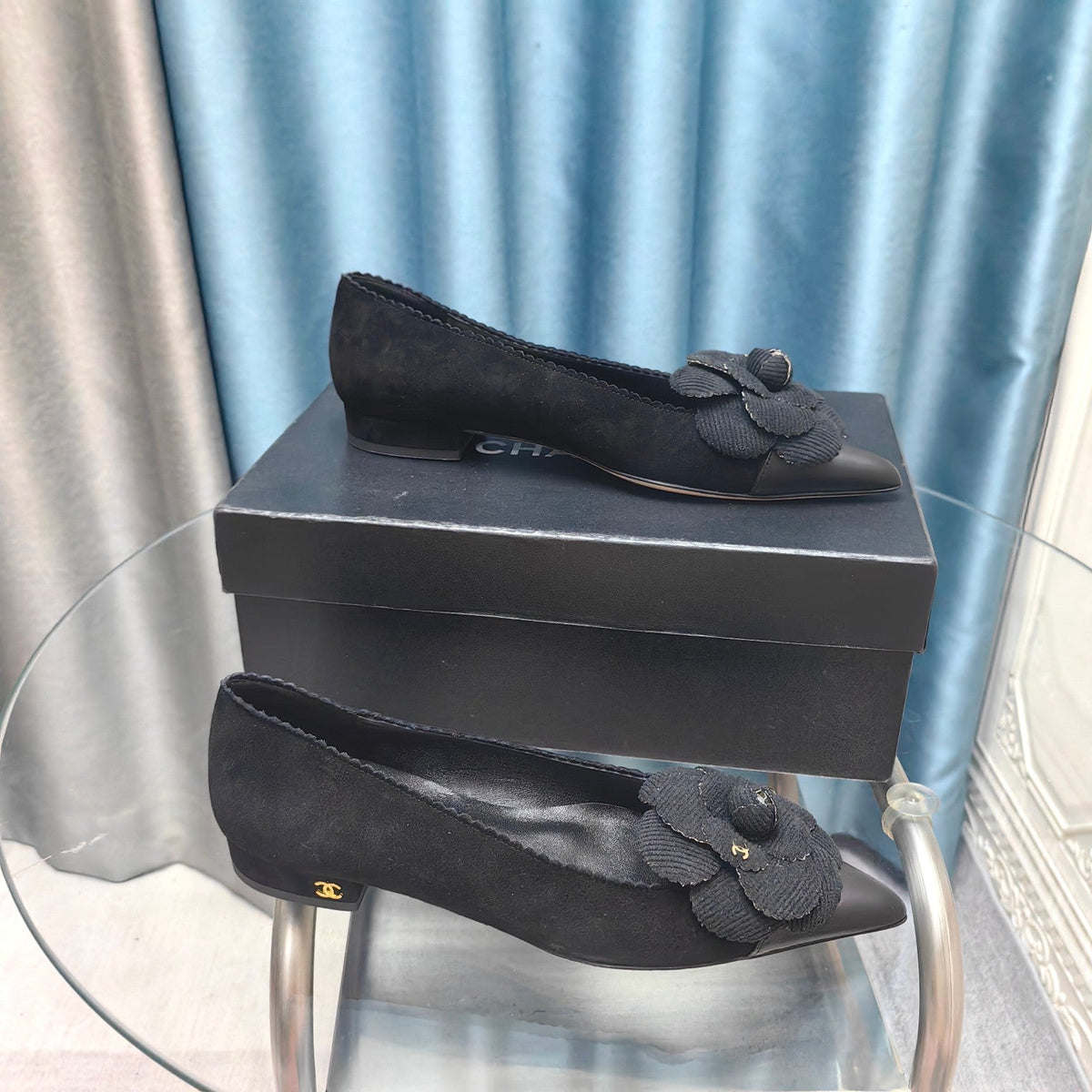 CC BALLET FLAT IN BLACK SUEDE AND CALFSKIN WITH FLOWER