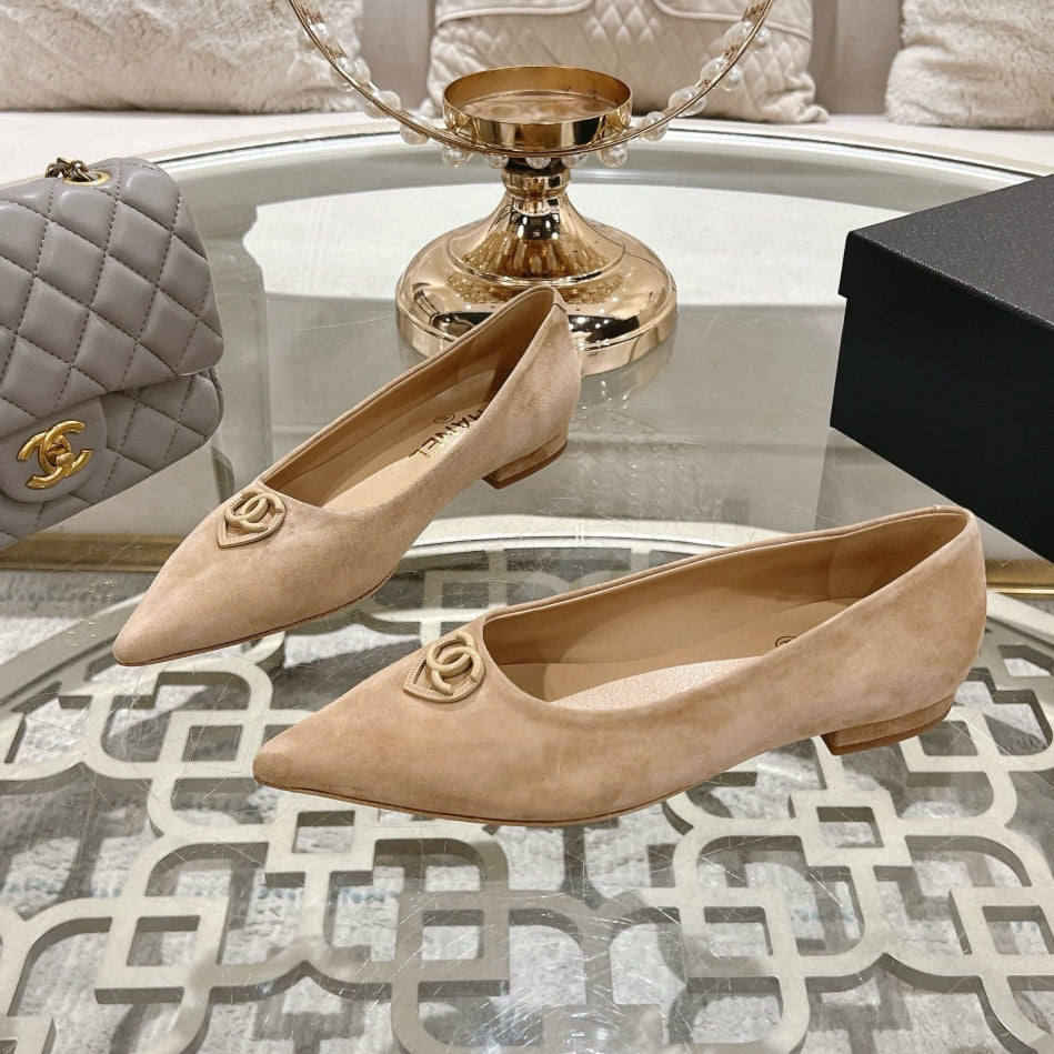 CC 25C Ballet Flats Cream Suede 213338
