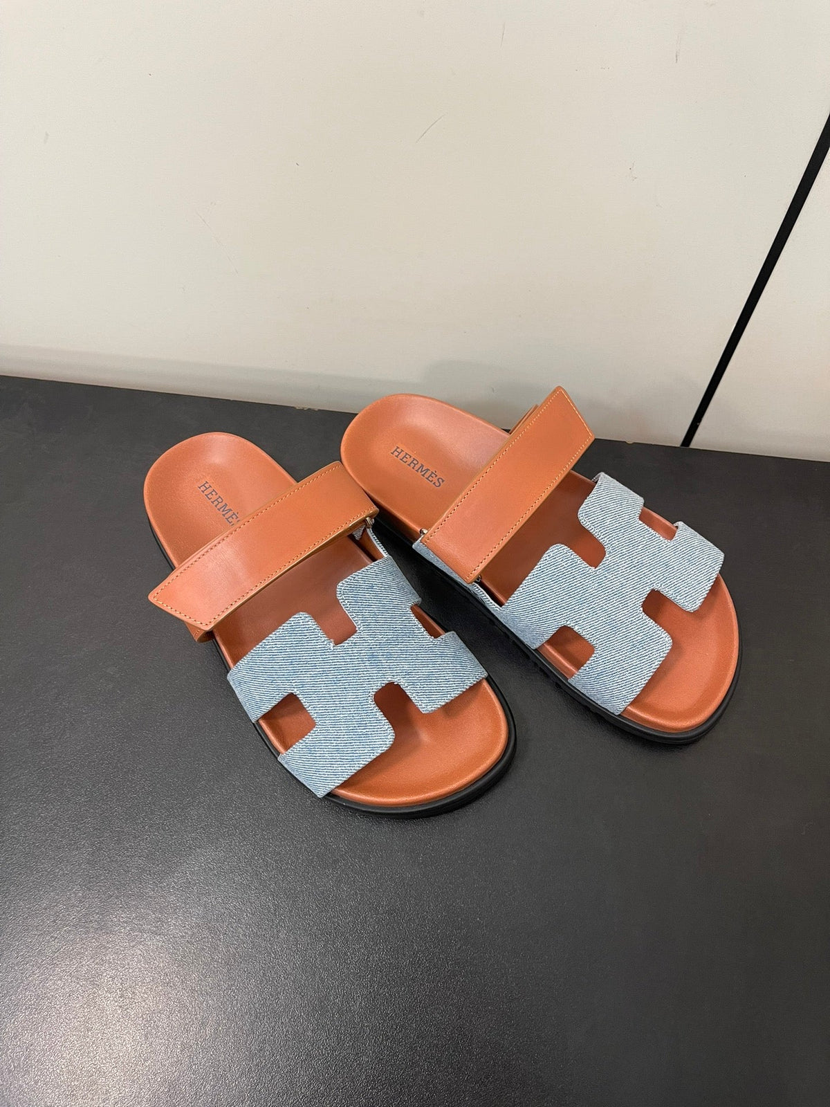 CHYPRE SANDAL ORANGE MIX SKY CALFSKIN