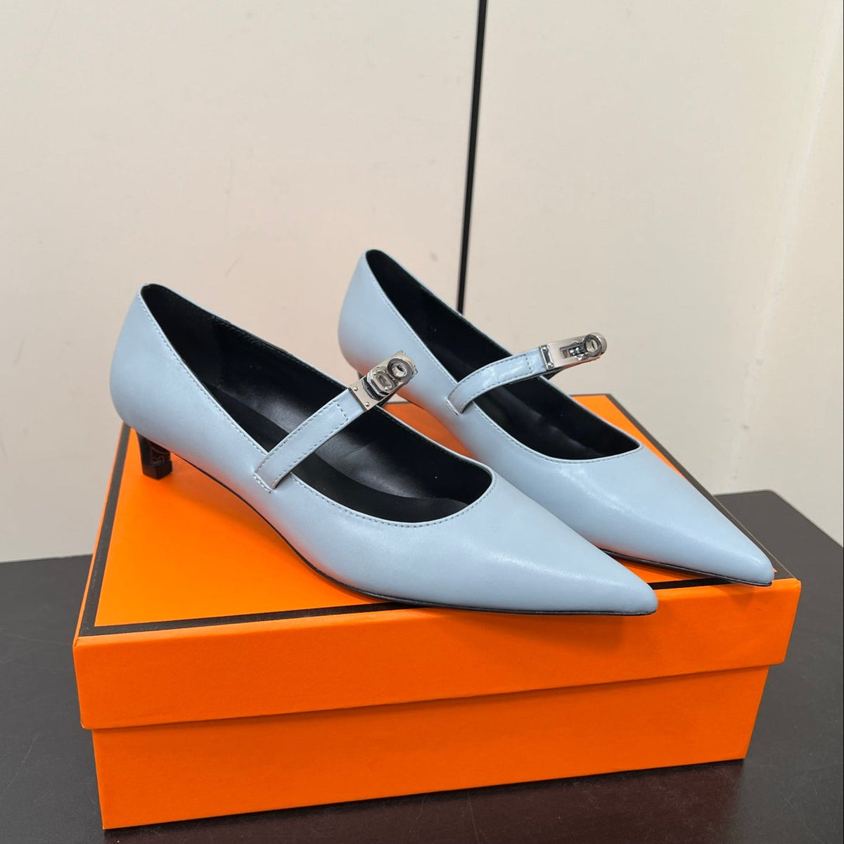 HM 25C Kiara 40 Pump Baby Blue Calfskin 210278